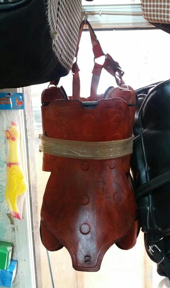 At yəhəri - atlar üçün dəri yəhərlər.Qiymət 119 azn.dən başlayır 600 a