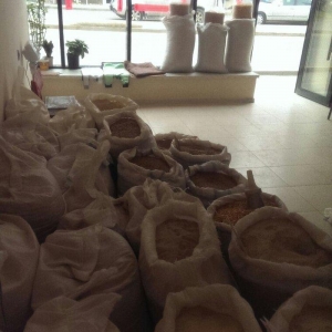 Sumqayıtda yeni fəaliyyətə başlamış yem dükanı ən ucuz qiymətlərlə buğ