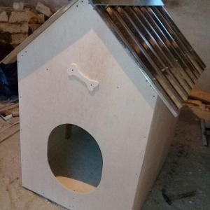 İtlər üçün yuva hər ölçüdə. Möhkəm və qara yağışa dözümlü.