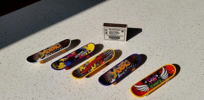 Скейтборды для попугайчиков
Маленький 3 азн
Большой 10 азн