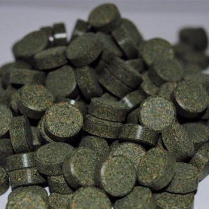 Tropikal spirulina 30% tərkibli tabletka.. Akvariumun şüşəsini