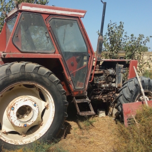 YTO 1004 traktoru