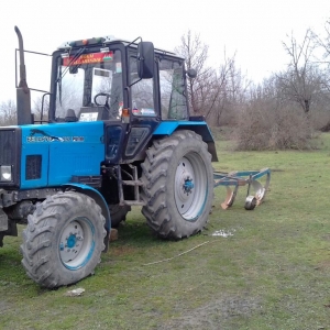 Traktor 892